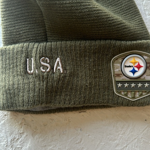 NFL Pittsburgh Steelers Beanie - Picture 4 of 5